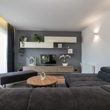 Apartman Tragos 트로기르 외부 사진
