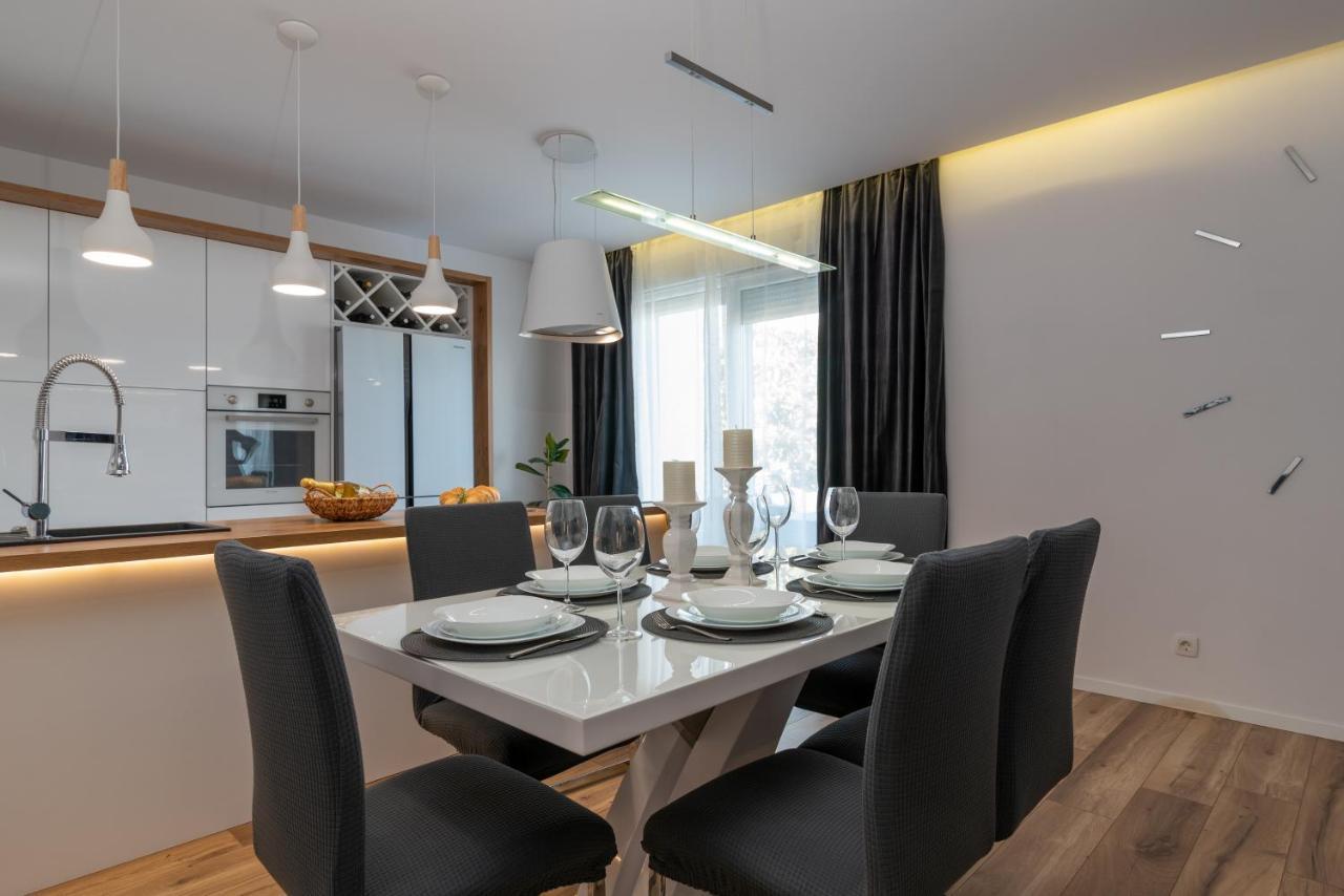 Apartman Tragos 트로기르 외부 사진