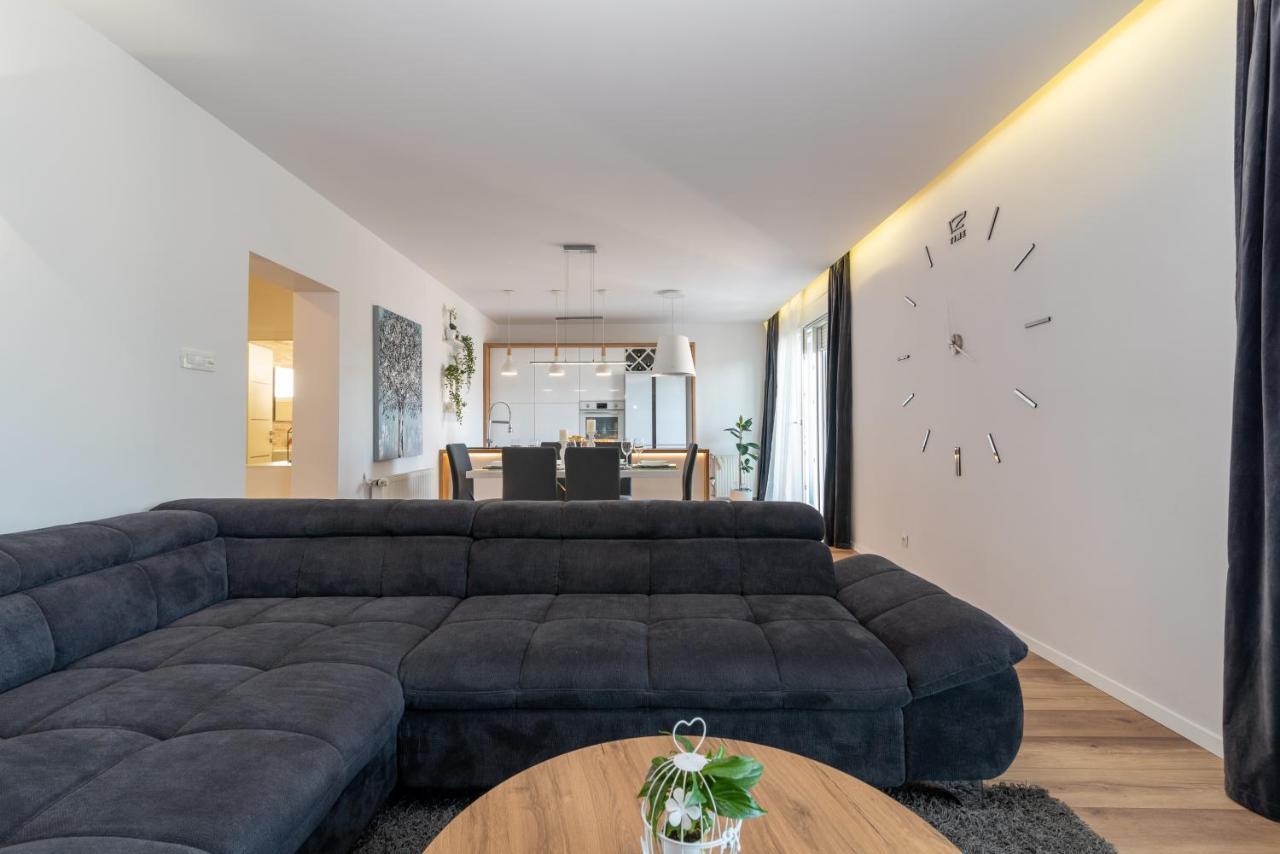 Apartman Tragos 트로기르 외부 사진